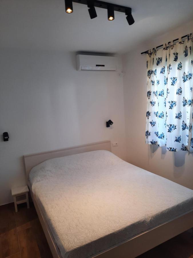 Ferienwohnung Manda Ljubetic Sutivan Exterior foto