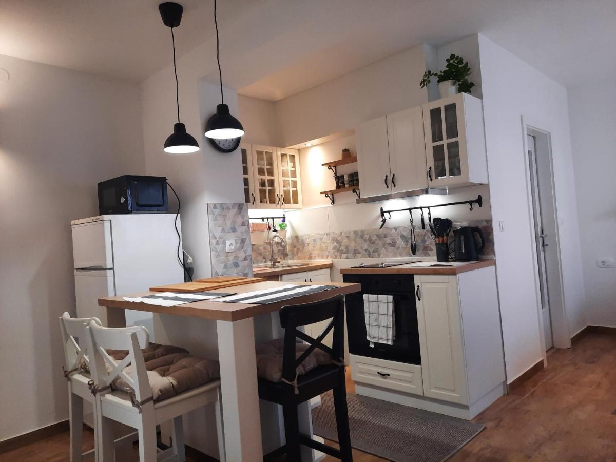 Ferienwohnung Manda Ljubetic Sutivan Exterior foto