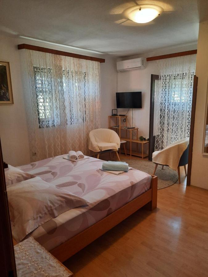 Ferienwohnung Manda Ljubetic Sutivan Exterior foto