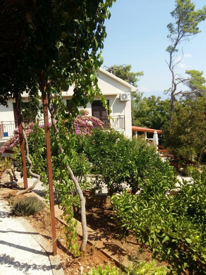 Ferienwohnung Manda Ljubetic Sutivan Exterior foto