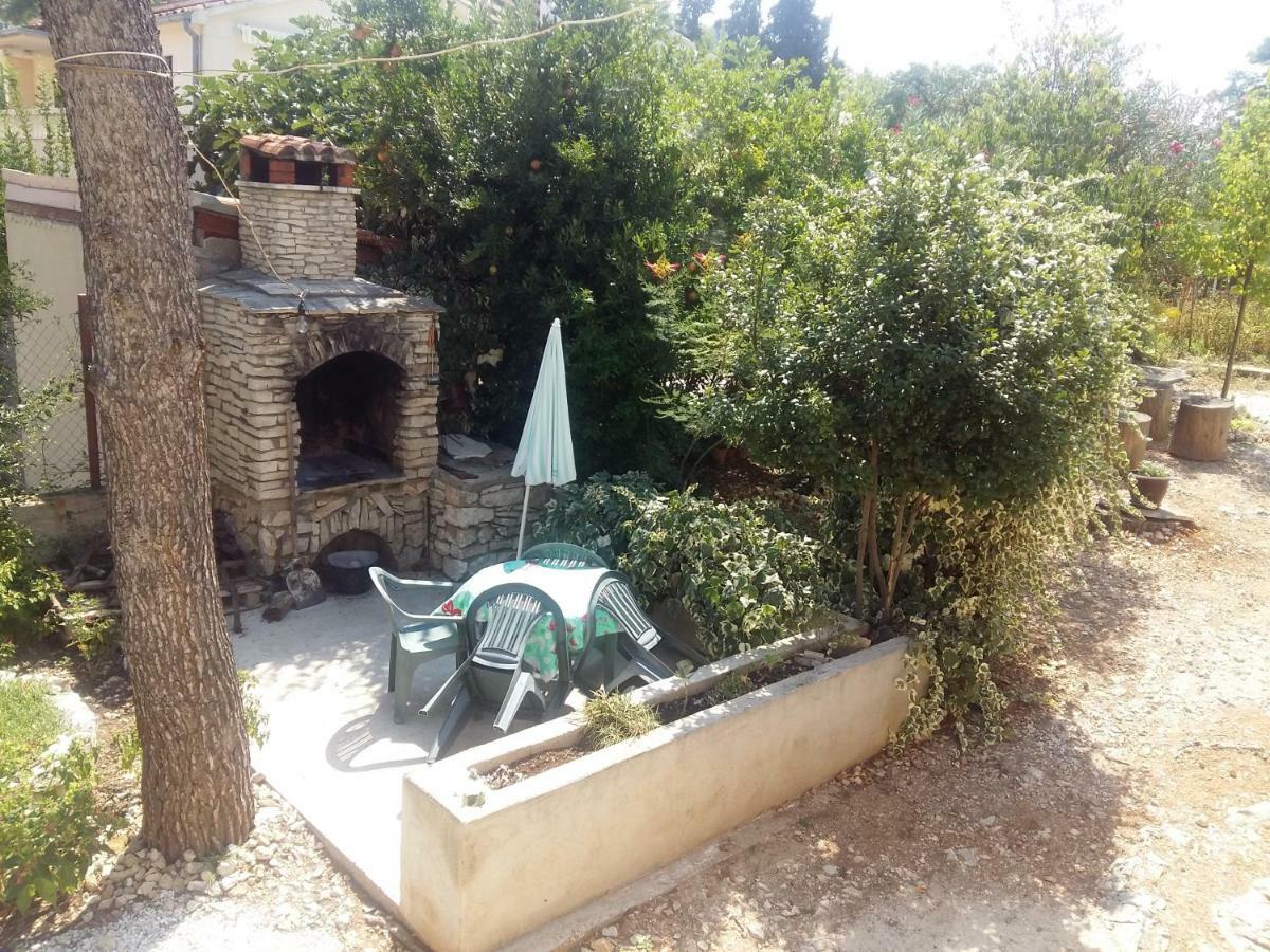 Ferienwohnung Manda Ljubetic Sutivan Exterior foto